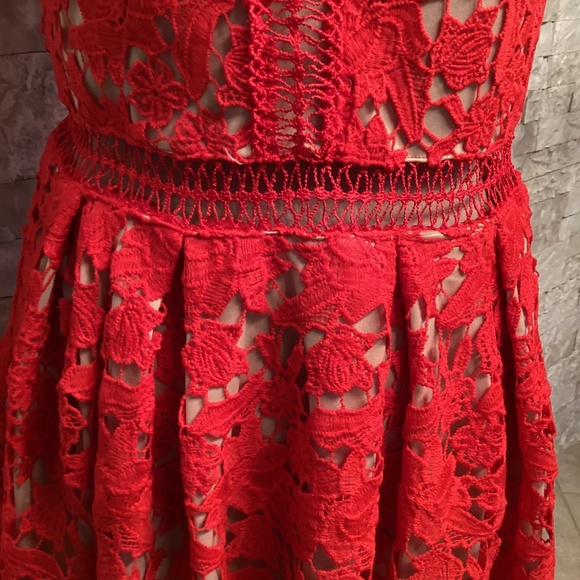 Francesca’s Beverly Off The Shoulder Lace Dress (NWT) - Picture 4 of 14